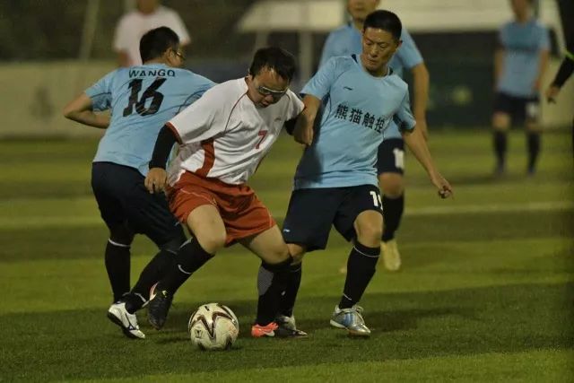 意甲-维阿传射麦肯尼破门 尤文图斯2-2帕尔马