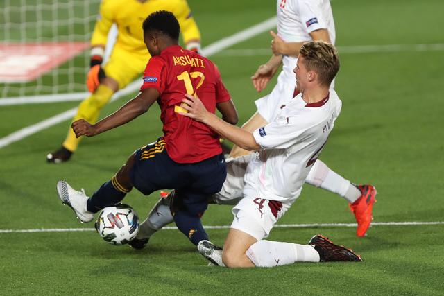 杨瀚森31+16鲍威尔准绝杀 青岛双加时险胜上海